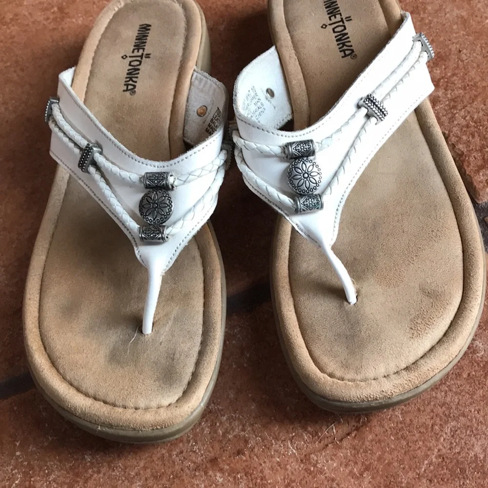 Minnetonka White Women's Sandals - Picture 3 of 13